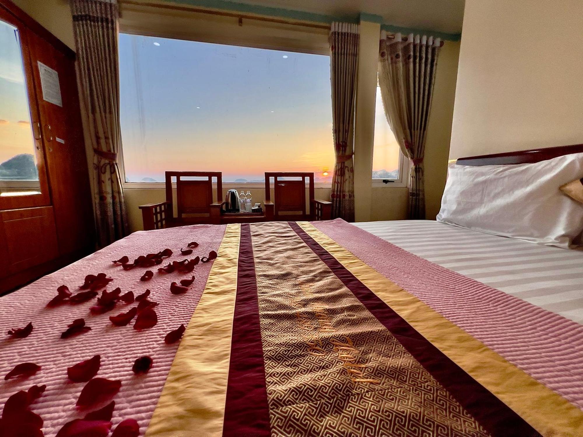 Manh Vuong Hotel Catba Dong Khe Sau Εξωτερικό φωτογραφία
